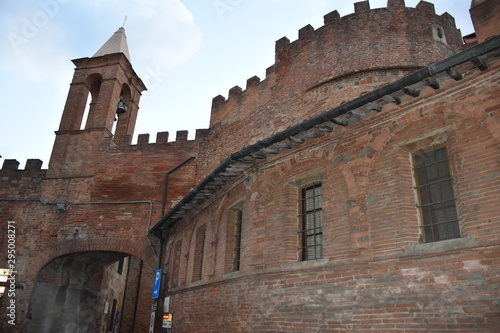 Porta del borgo di Palaia - Toscana - Pisa