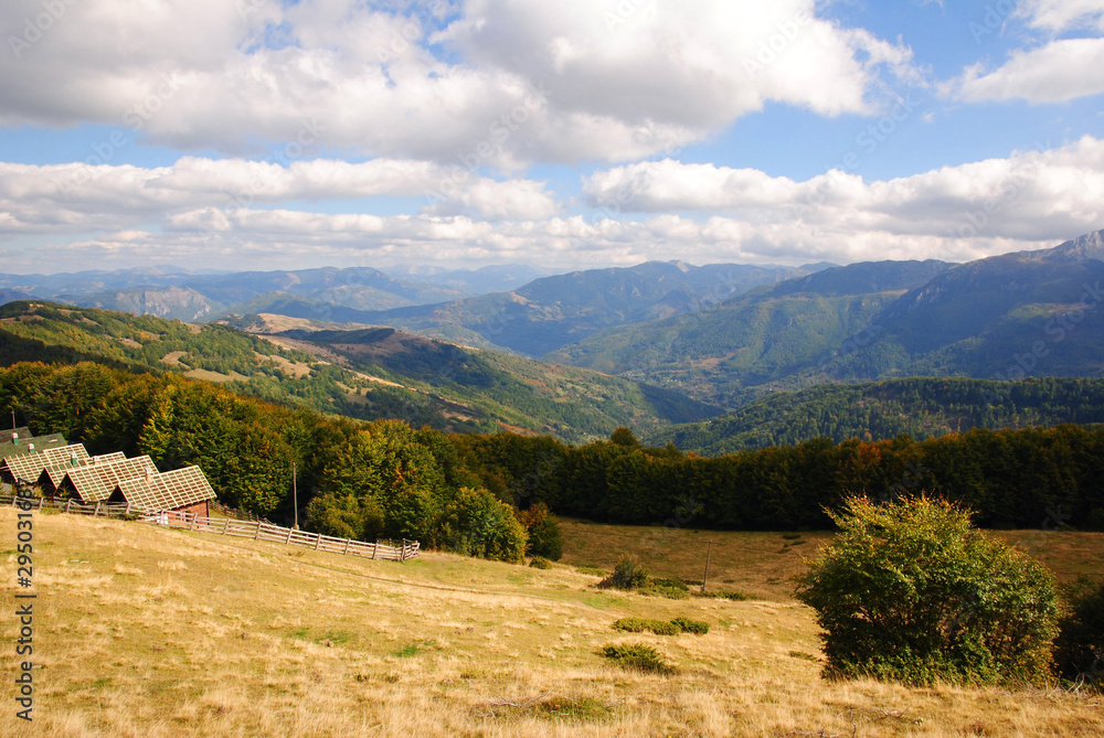 Fototapeta premium Mountain autumn landscape with Chalet
