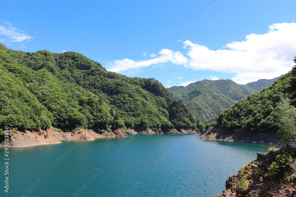 奥神流湖(群馬県上野村) 奥神流湖(群馬県上野村)