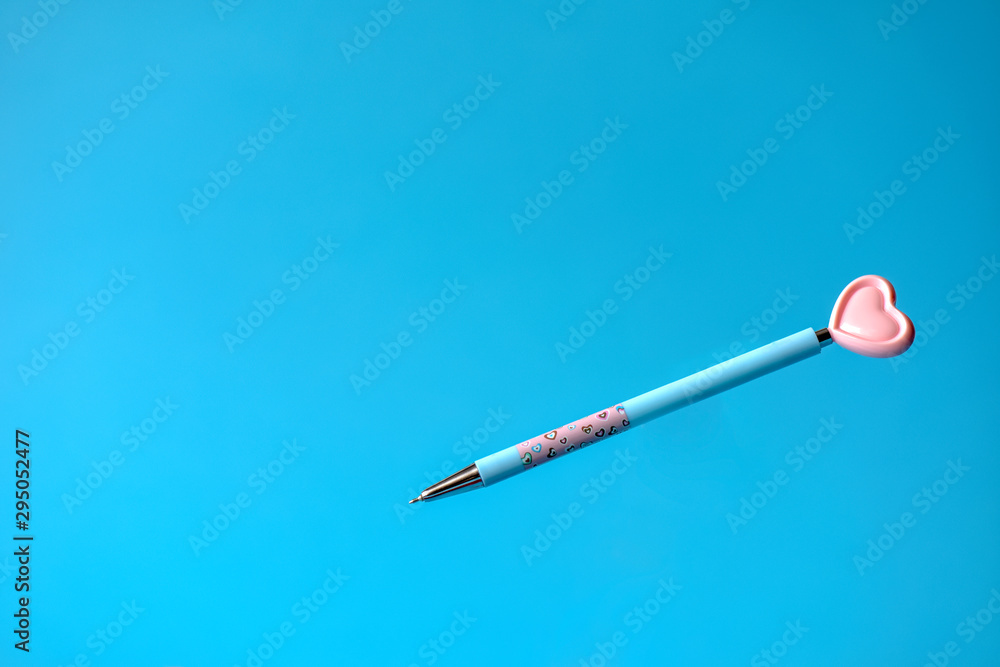 Valentines card - pen in shape of heart Valentines card - pen in shape of heart
