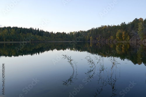 Fototapeta Naklejka Na Ścianę i Meble -  Autumn Lake Landscape