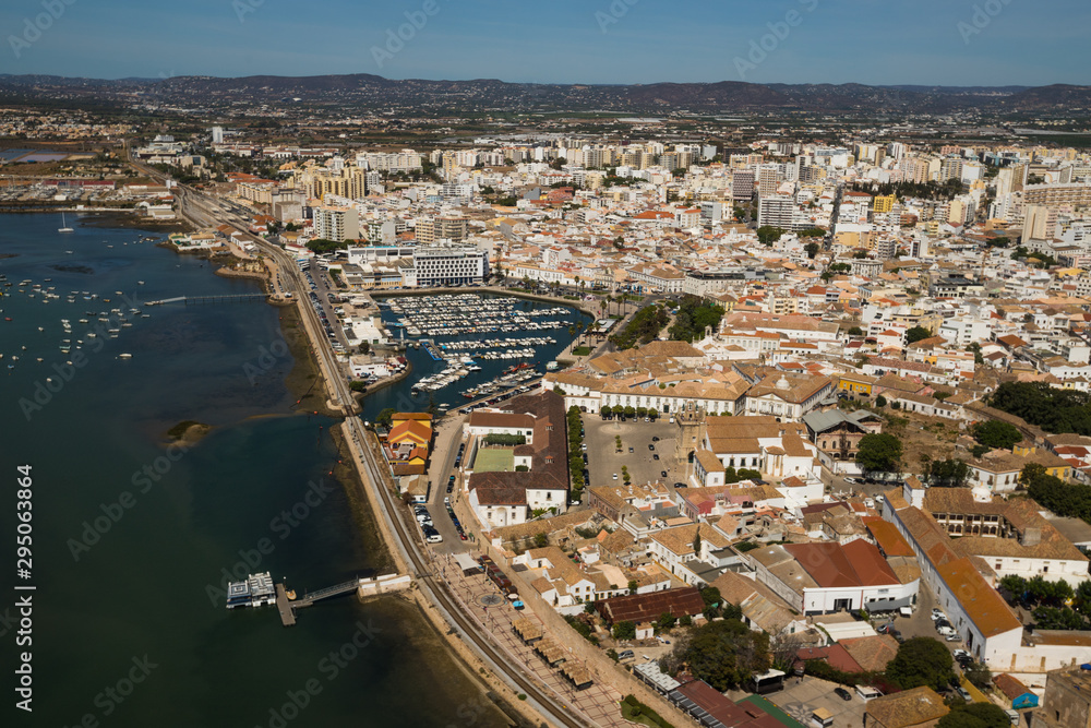 Fototapeta premium Faro aus der Vogelperspektive, Portugal