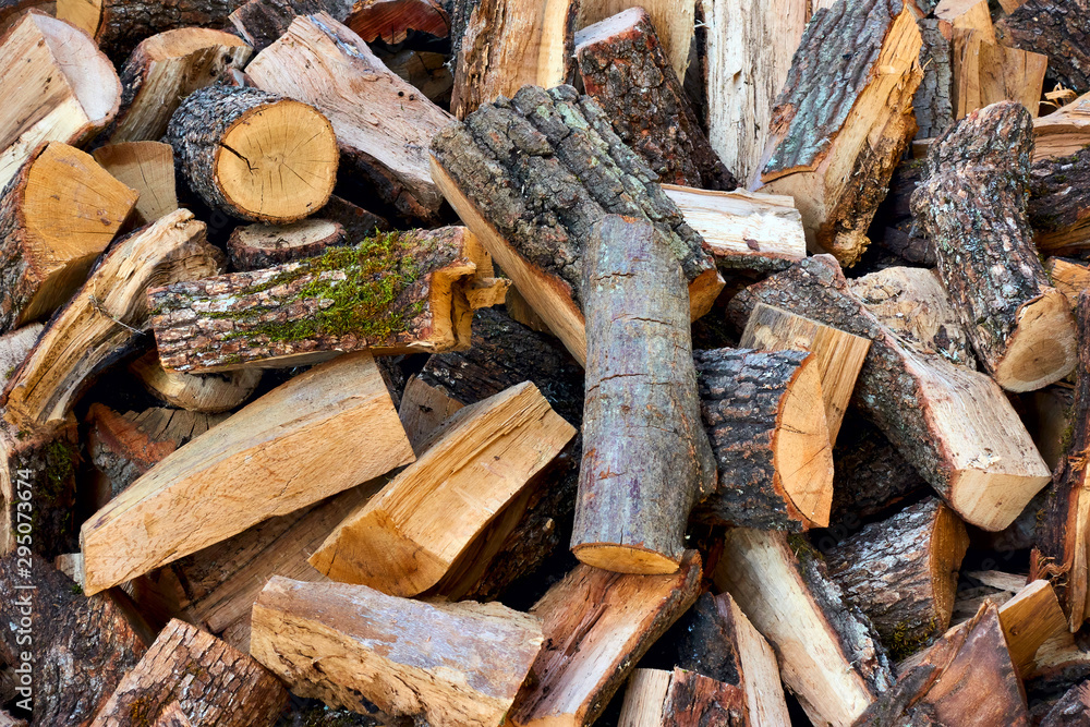 Naklejka premium Drewno kominkowe