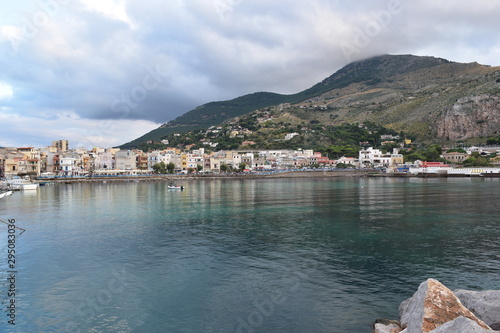 Veduta del golfo di sferracavallo, borgata marinara del comune di Palermo photo