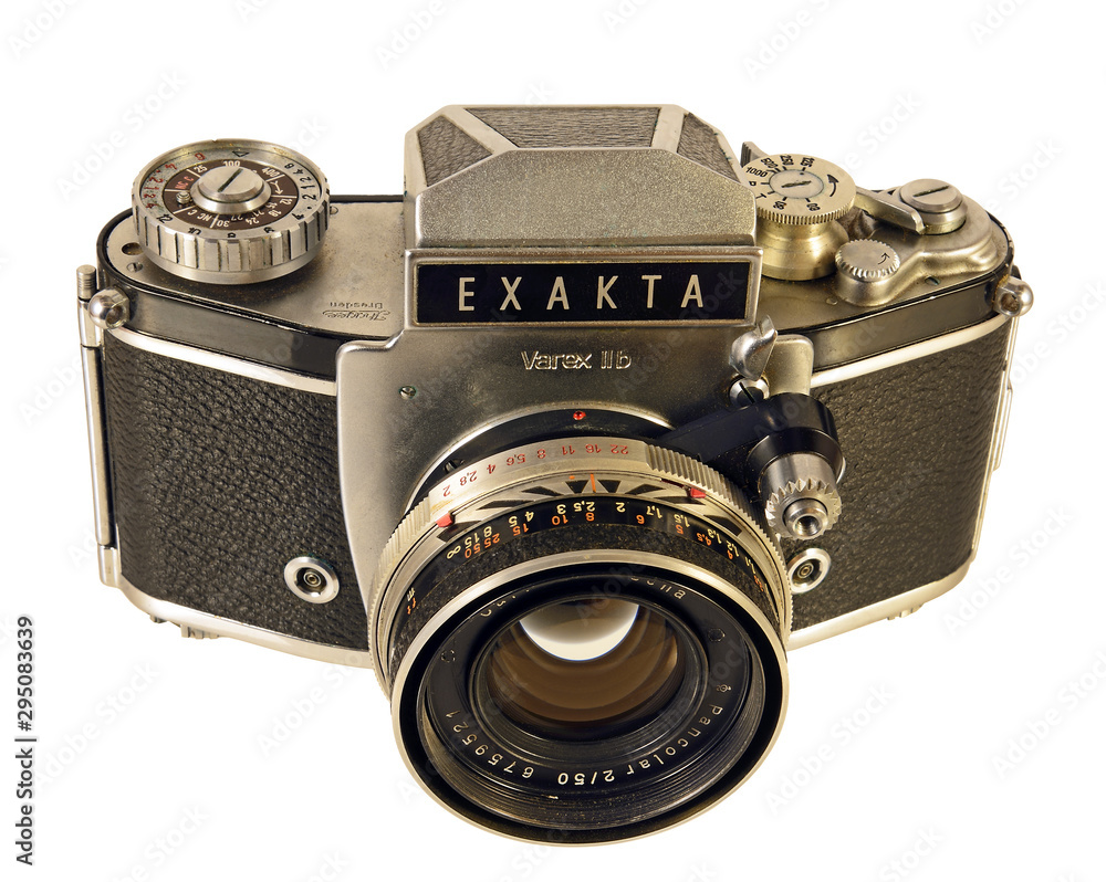 nyhed Forslag Bemyndige Old photo Camera Exakta. Exakta is a pioneer brand camera produced by the  Ihagee Kamerawerk in Dresden, Germany, founded in 1912 - illustrative  editorial Stock Photo | Adobe Stock