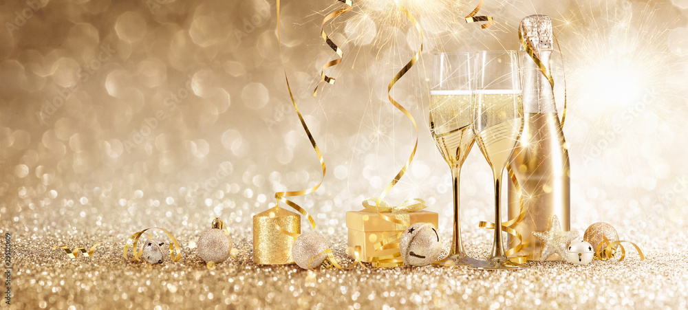 New Years Eve Celebration with Champagne and Confetti - obrazy, fototapety, plakaty 