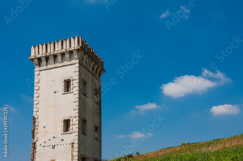 The tower of Villa Morosini in Lusia photo