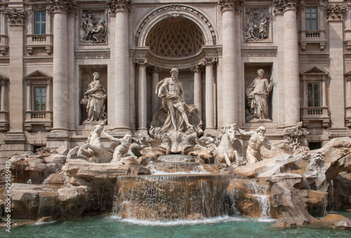 Fontana di Trevi(The Trevi Fountain), Rome, Italy.