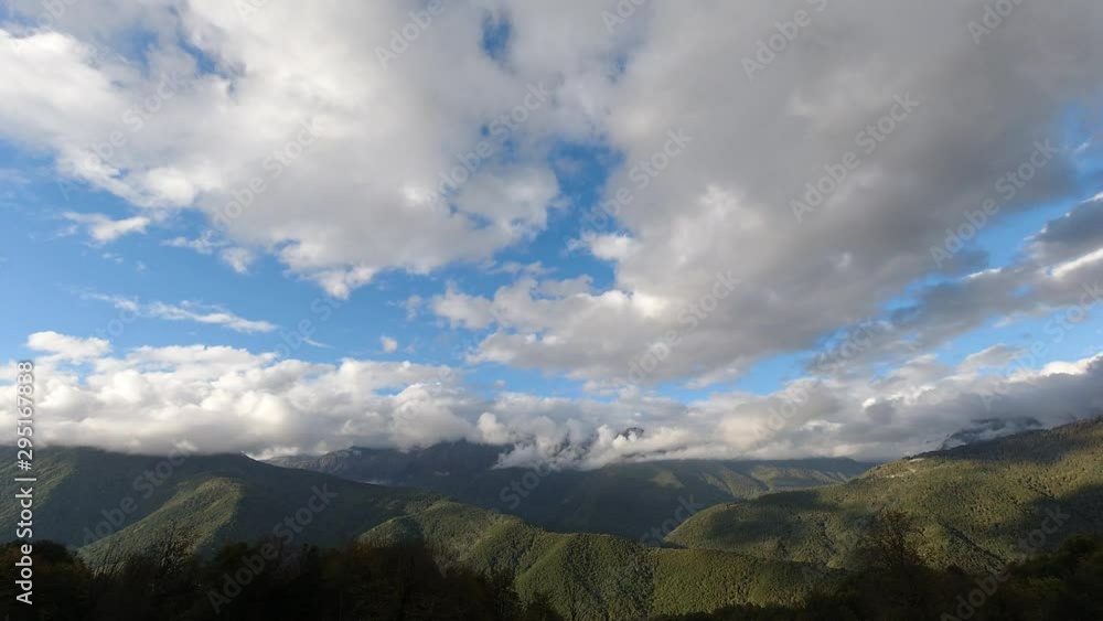Beautiful landscape, beautiful blue sky in the mountains, white blocks, move like a river! Mountains Beautiful landscape, beautiful blue sky in the mountains, white blocks, move like a river! Mountains