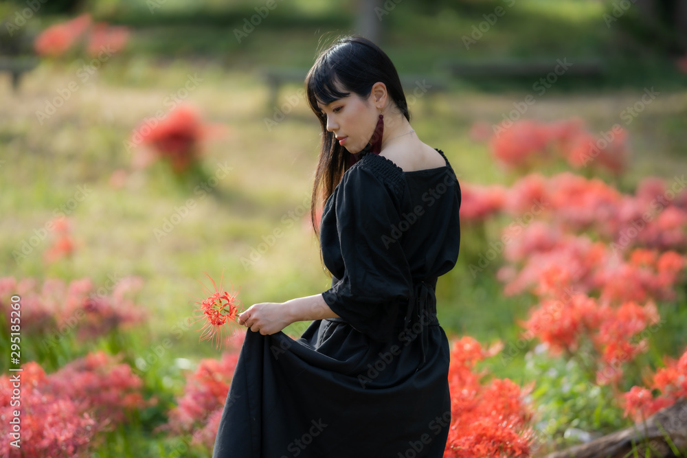彼岸花と女性のポートレート Stock Photo Adobe Stock