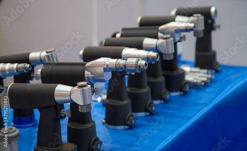 Fotografía Medical surgical tool drilling, grinding, cutting and reamer
