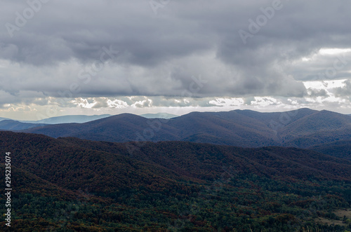 Fototapeta Naklejka Na Ścianę i Meble -  Panorama z połoniny Wetlińskiej Bieszczady