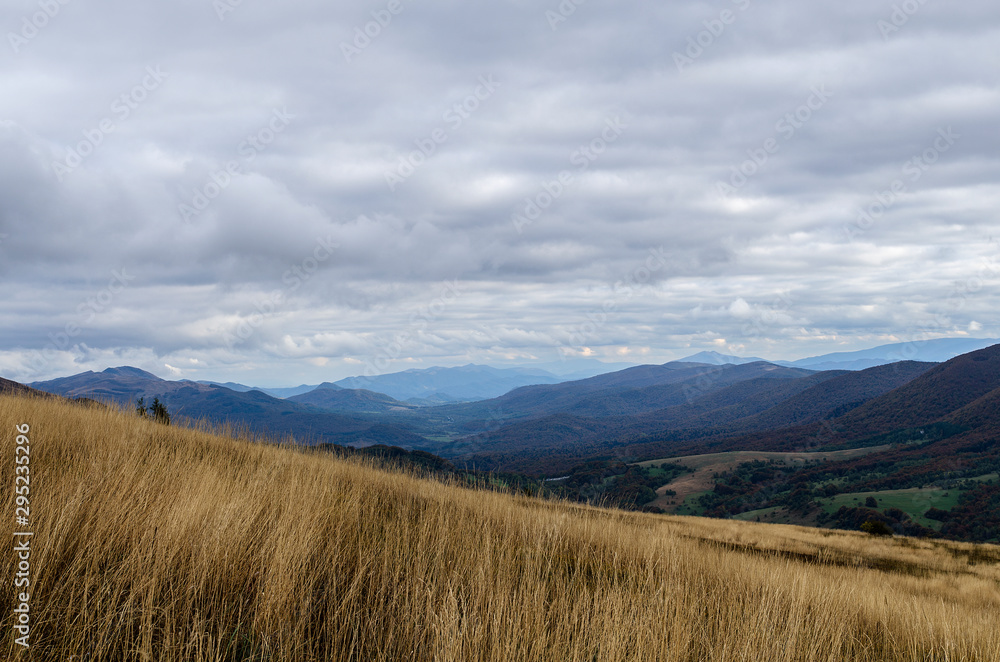 Panorama z połoniny Wetlińskiej Bieszczady Panorama z połoniny Wetlińskiej Bieszczady