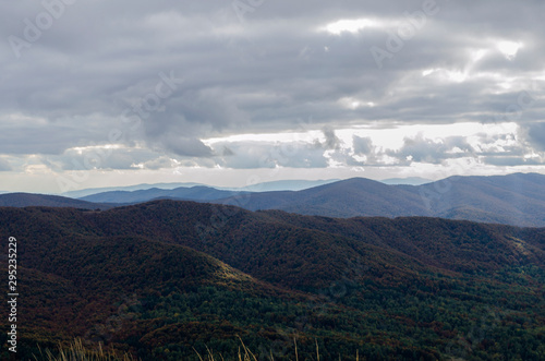 Fototapeta Naklejka Na Ścianę i Meble -  Bieszczady panorama z połoniny Wetlińskiej 