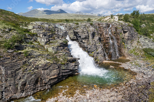 Wasserfall Storulfossen im Nationalpark Rondane, Norwegen