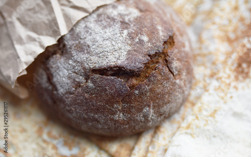 Foto rye bread and wheat tortilla