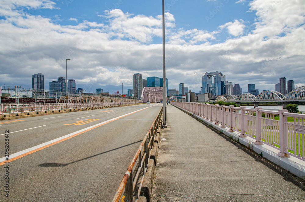 大阪の十三大橋からの眺め