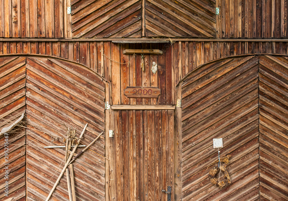 Foto de Alte Bauernhaus Fassade aus Holz. Hintergrund. Background. Old