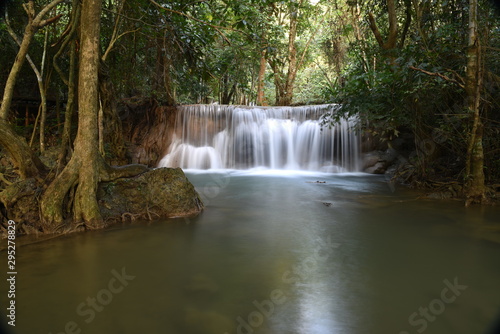 Fototapeta Naklejka Na Ścianę i Meble -  Huai Mae Khamin Waterfall, Thailand