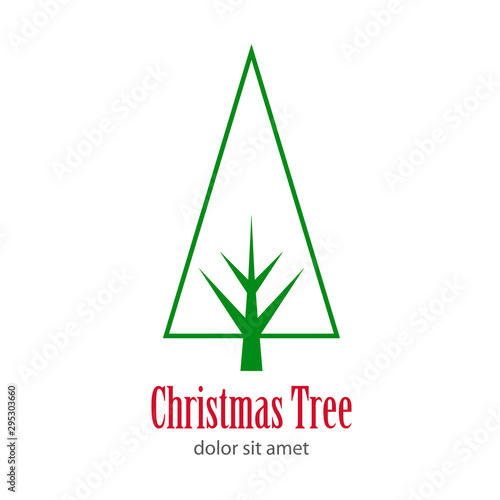 Logotipo con texto Christmas Tree con árbol abstracto lineal triangulo con ramas color verde