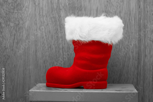 Foto Red Santa Claus boots during Christmas season
