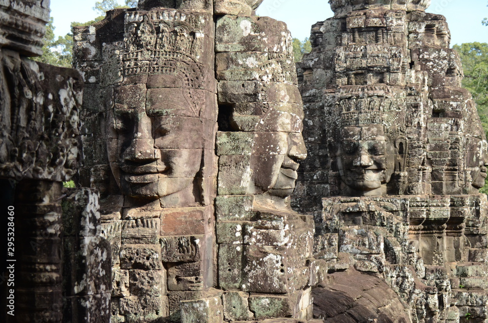 Angkor Wat grosse Portraits von Göttern und Königen