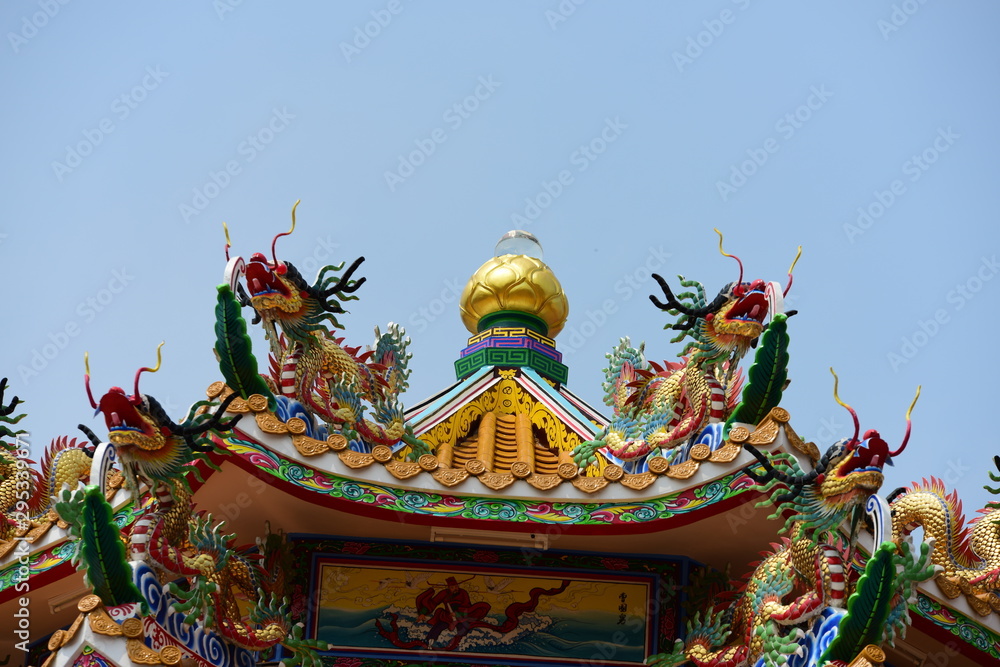 Obraz premium Dragon Statue at Chinese temple