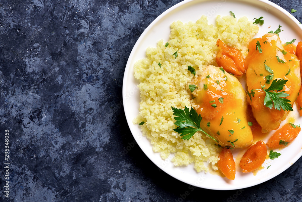 Chicken breasts in apricot sauce and couscous Chicken breasts in apricot sauce and couscous