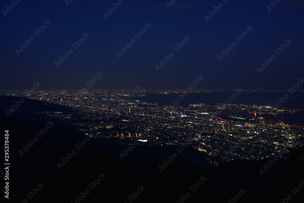 日本の兵庫県神戸市の六甲の夜景 日本の兵庫県神戸市の六甲の夜景