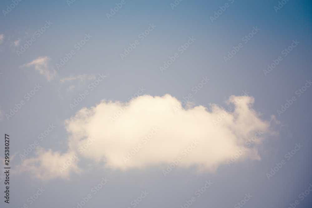 Obraz premium Retro cloud and blue sky