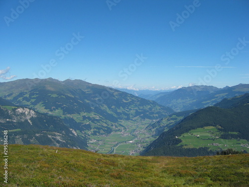 Talblick auf Mayrhofen im Zillertal vom Penkenjoch - Penkenjoch - Alpenpanorama - Österreich
