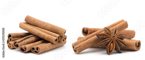 Foto Cloves, anise and cinnamon isolated on white background