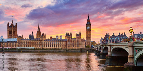 Obraz na plátně Big Ben and Westminster Bridge at sunset
