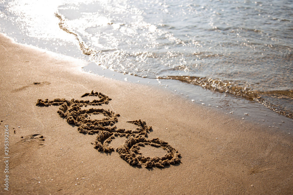 Sandy, sea shore, the waves are coming. Sandy, sea shore, the waves are coming.