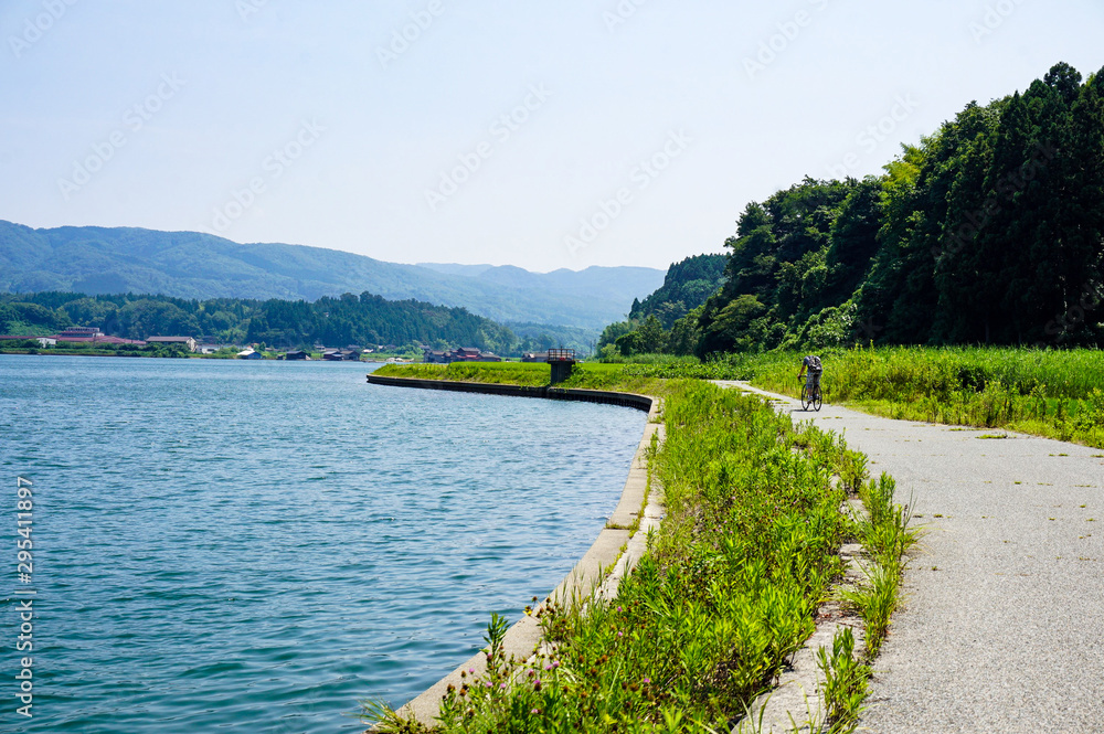 佐渡、加茂湖のサイクリングロード