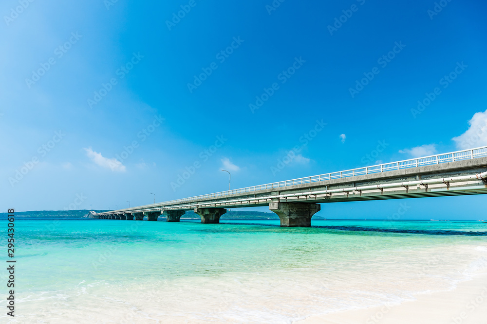 宮古島の海　Beautiful beach in Miyakojima Island, Okinawa.
