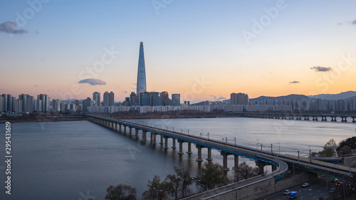 Seoul cityscape with Han River at sunset in South Korea © orpheus26