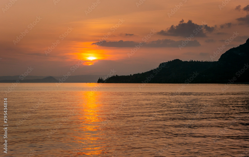 Sonnenuntergang am Gardasee bei Garda, Lago di Garda, Venetien, Italien, Europa