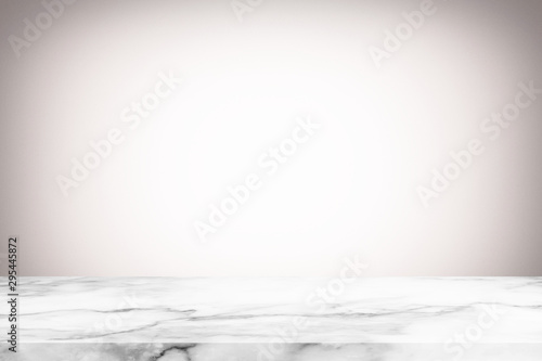 Billede på lærred Abstract Luxury Marble Table with Blurred White Gradient Texture Background with Grain, Suitable for Product Display and Natural Concept