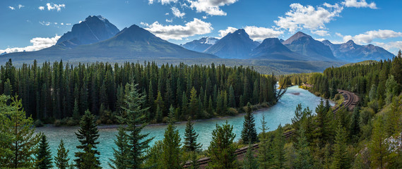 Fototapete Kanada Ikonisches Panorama der Morants-Kurve  © Andy Konieczny