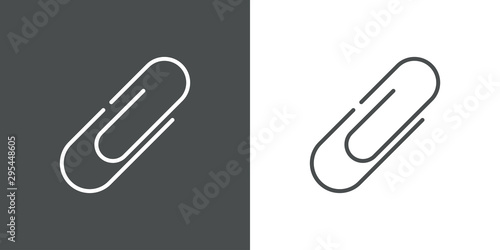 Icono plano lineal clip de papel en gris y blanco
