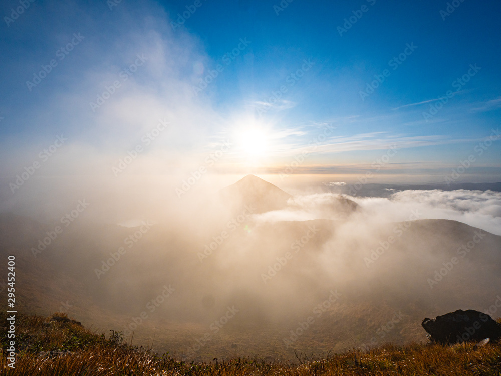 Fototapeta premium 山 雲海 晴天