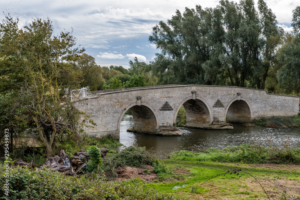Fototapeta premium Stone Bridge
