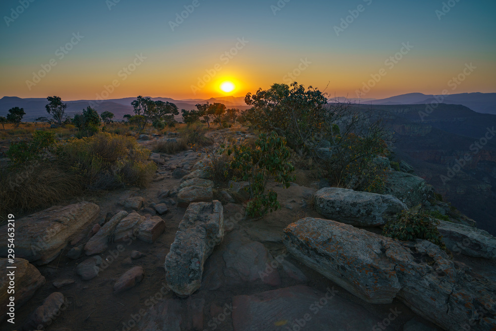 sunset at three rondavels lookout in blyde river canyon, south africa 7