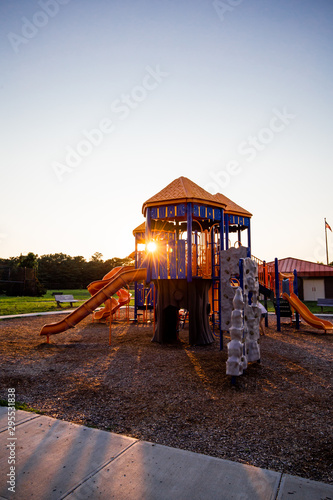 Wallpaper Mural Architecture, Buildings, Real-Estate, Schools Torontodigital.ca