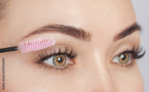Fotografia Beautiful Woman with long eyelashes in a beauty salon