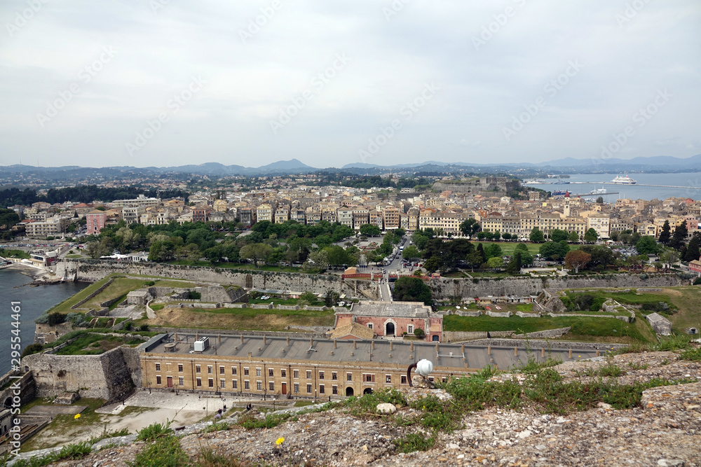 Blick von der Alten Festung auf Korfu-Stadt