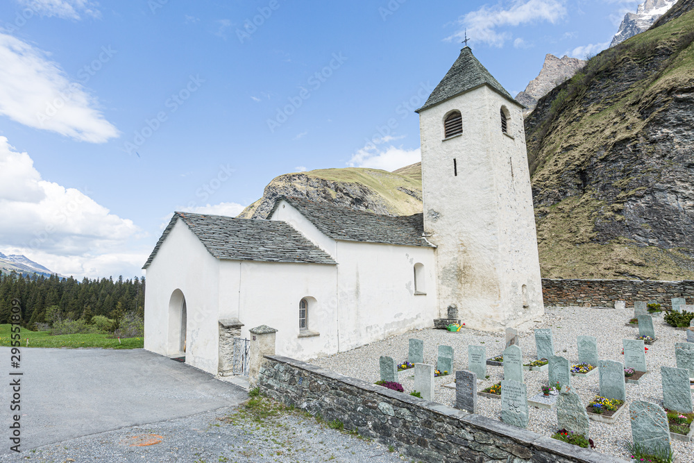 Fototapeta premium Reformierte Kirche, Thalkirch, Safiental, Graubünden, Schweiz, Europa