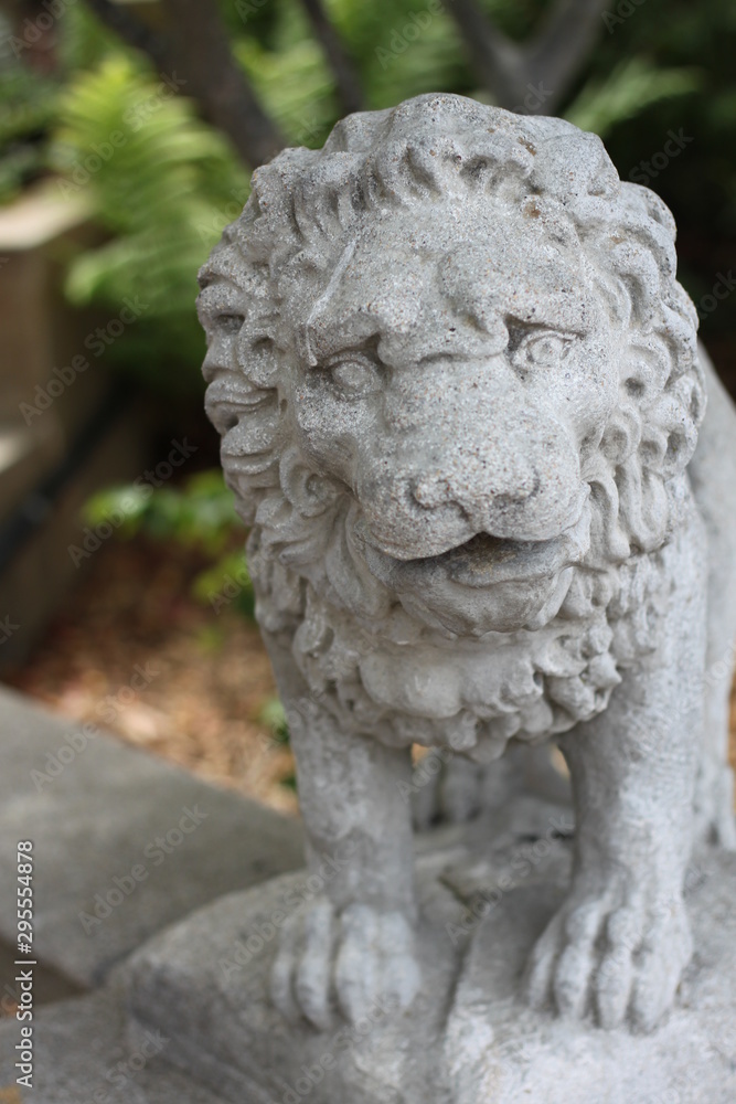 sculpture of lion