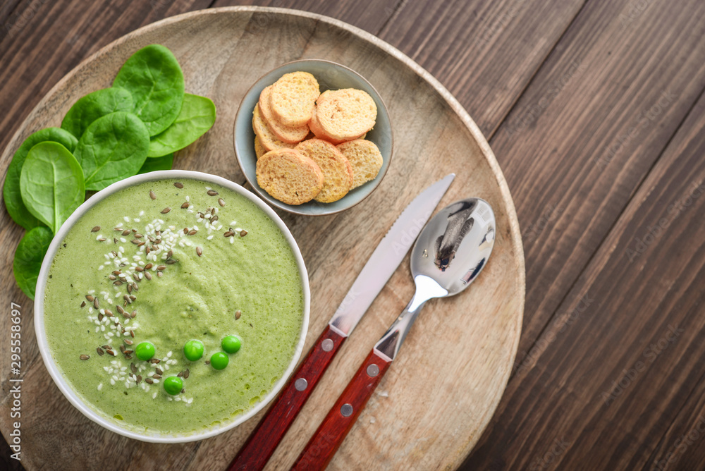Green broccoli soup with spinach